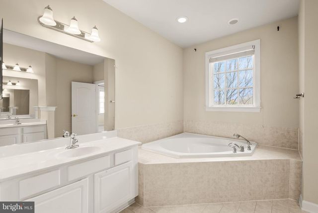 11821 WHITWORTH CANNON LN, Bristow, VA 20136