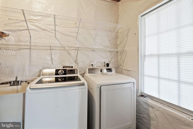 11821 WHITWORTH CANNON LN, Bristow, VA 20136