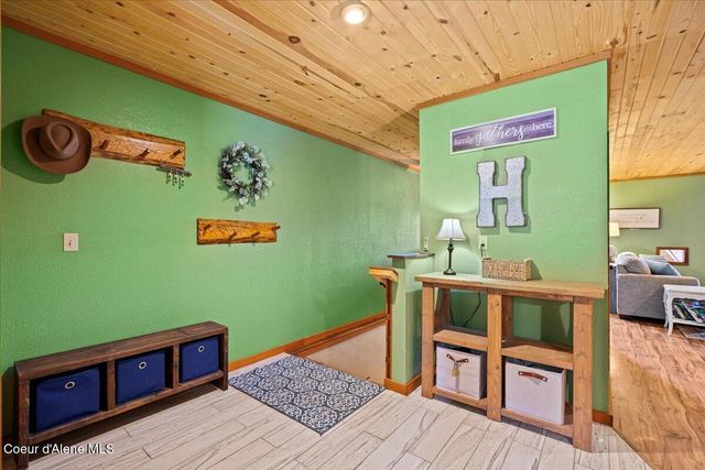 21807 E Doyle RD, Cataldo, ID 83810