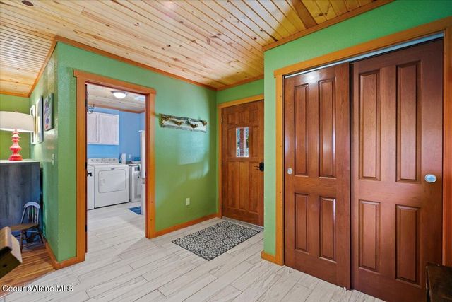 21807 E Doyle RD, Cataldo, ID 83810