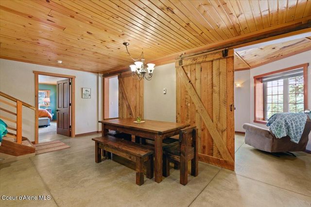 21807 E Doyle RD, Cataldo, ID 83810