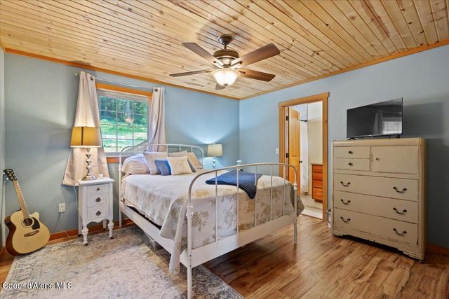 21807 E Doyle RD, Cataldo, ID 83810