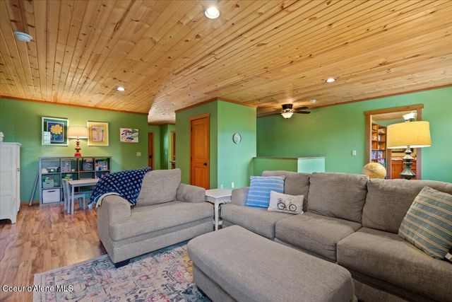 21807 E Doyle RD, Cataldo, ID 83810