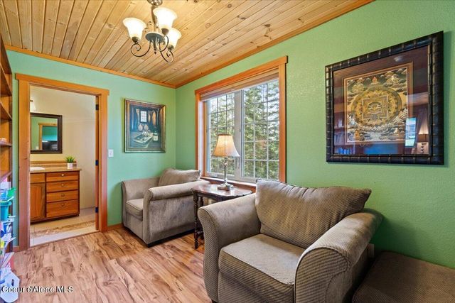 21807 E Doyle RD, Cataldo, ID 83810