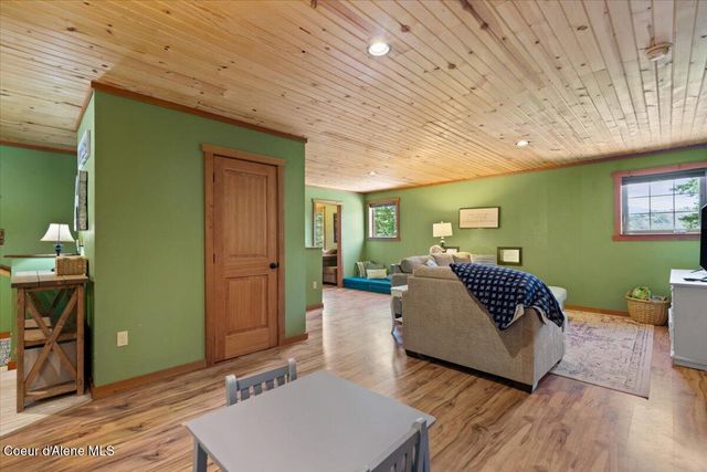 21807 E Doyle RD, Cataldo, ID 83810