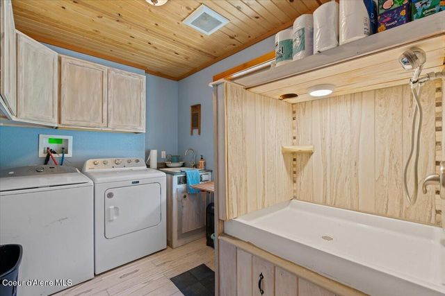 21807 E Doyle RD, Cataldo, ID 83810