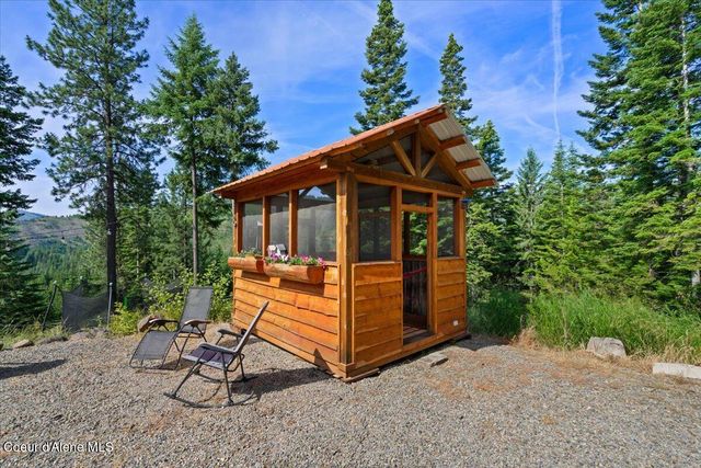 21807 E Doyle RD, Cataldo, ID 83810