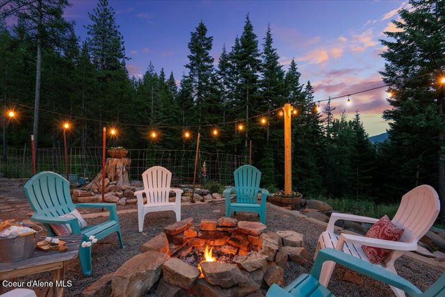 21807 E Doyle RD, Cataldo, ID 83810