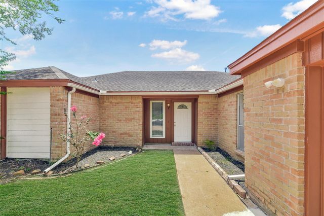 4805 Whispering Falls Drive, Houston, TX 77084