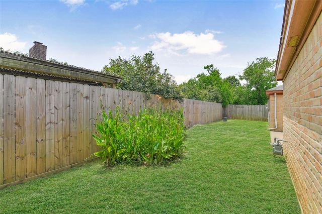 4805 Whispering Falls Drive, Houston, TX 77084