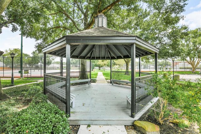 4805 Whispering Falls Drive, Houston, TX 77084