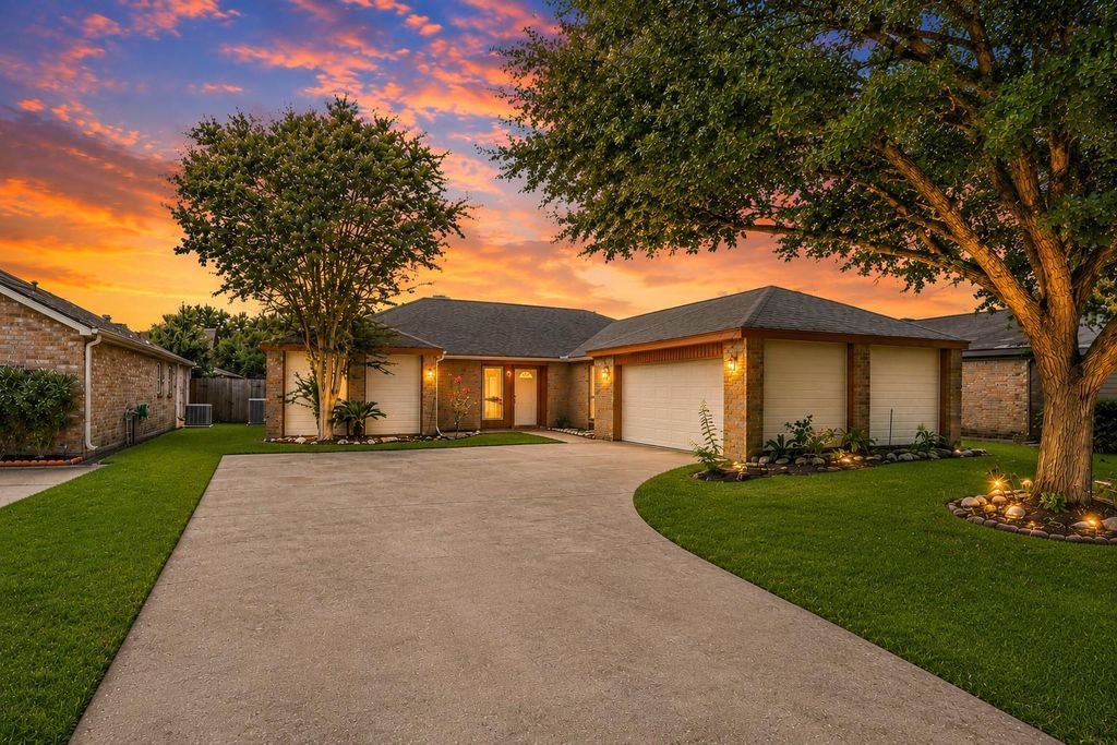 4805 Whispering Falls Drive, Houston, TX 77084