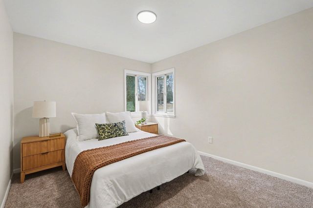 1556 Mullins Avenue NW, Grand Rapids, MI 49534