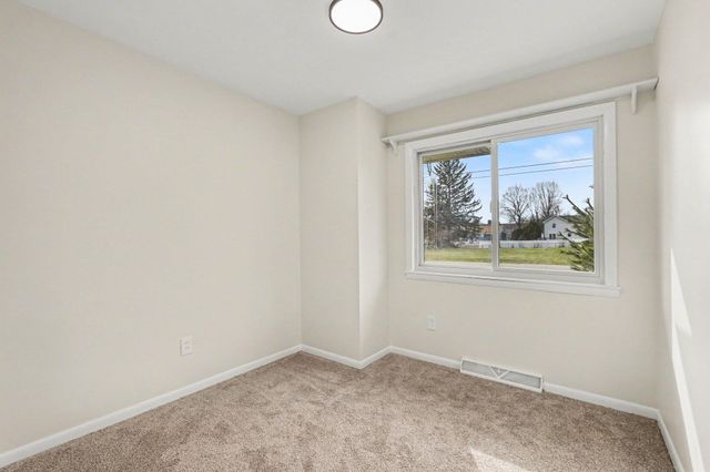 1556 Mullins Avenue NW, Grand Rapids, MI 49534