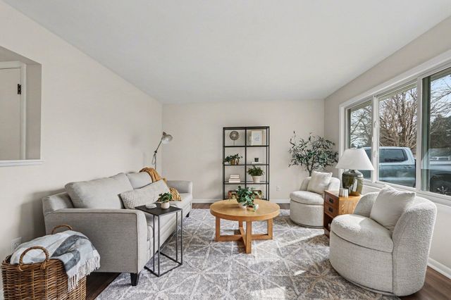 1556 Mullins Avenue NW, Grand Rapids, MI 49534