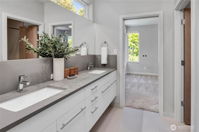 7429 E Mercer Way, Mercer Island, WA 98040