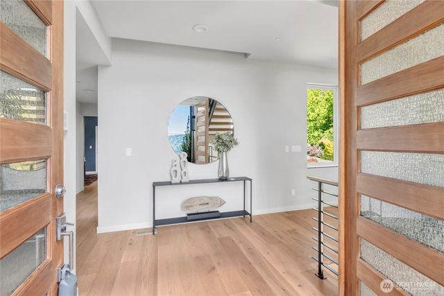 7429 E Mercer Way, Mercer Island, WA 98040