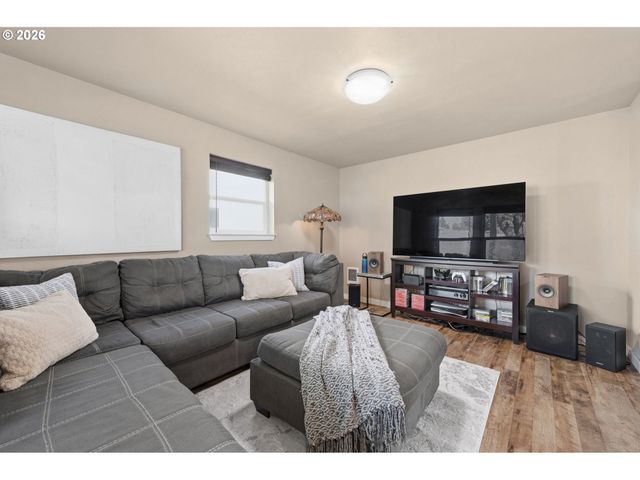 3198 DUKE SNIDER Ave, Eugene, OR 97402