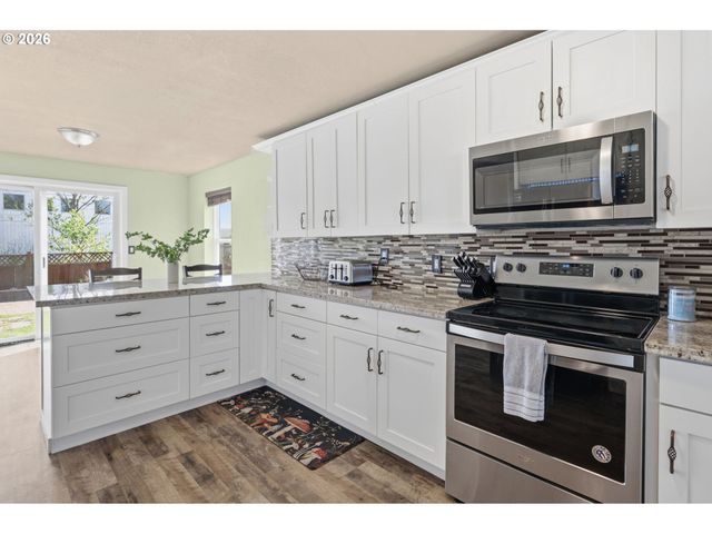 3198 DUKE SNIDER Ave, Eugene, OR 97402