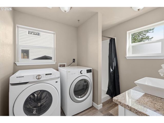 3198 DUKE SNIDER Ave, Eugene, OR 97402