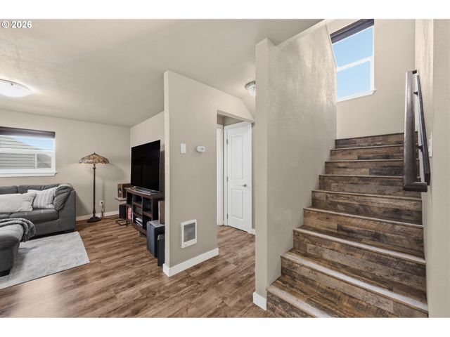 3198 DUKE SNIDER Ave, Eugene, OR 97402