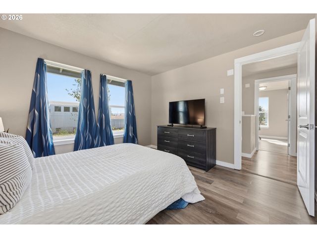 3198 DUKE SNIDER Ave, Eugene, OR 97402