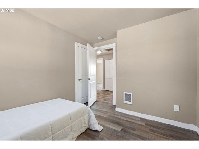 3198 DUKE SNIDER Ave, Eugene, OR 97402