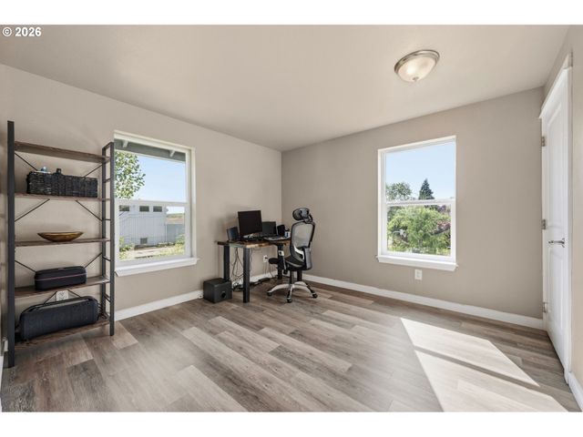 3198 DUKE SNIDER Ave, Eugene, OR 97402