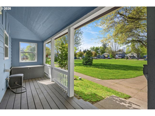 3198 DUKE SNIDER Ave, Eugene, OR 97402