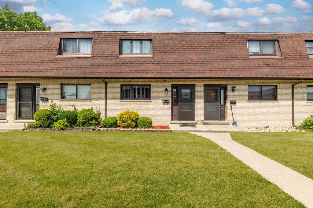 7546 S Cork Avenue, Justice, IL 60458