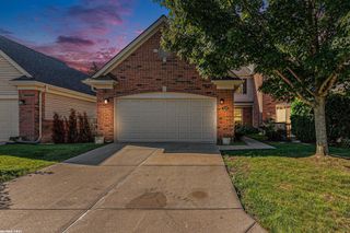 3715 Knightbridge Cir Circle, Sterling Heights, MI 48314