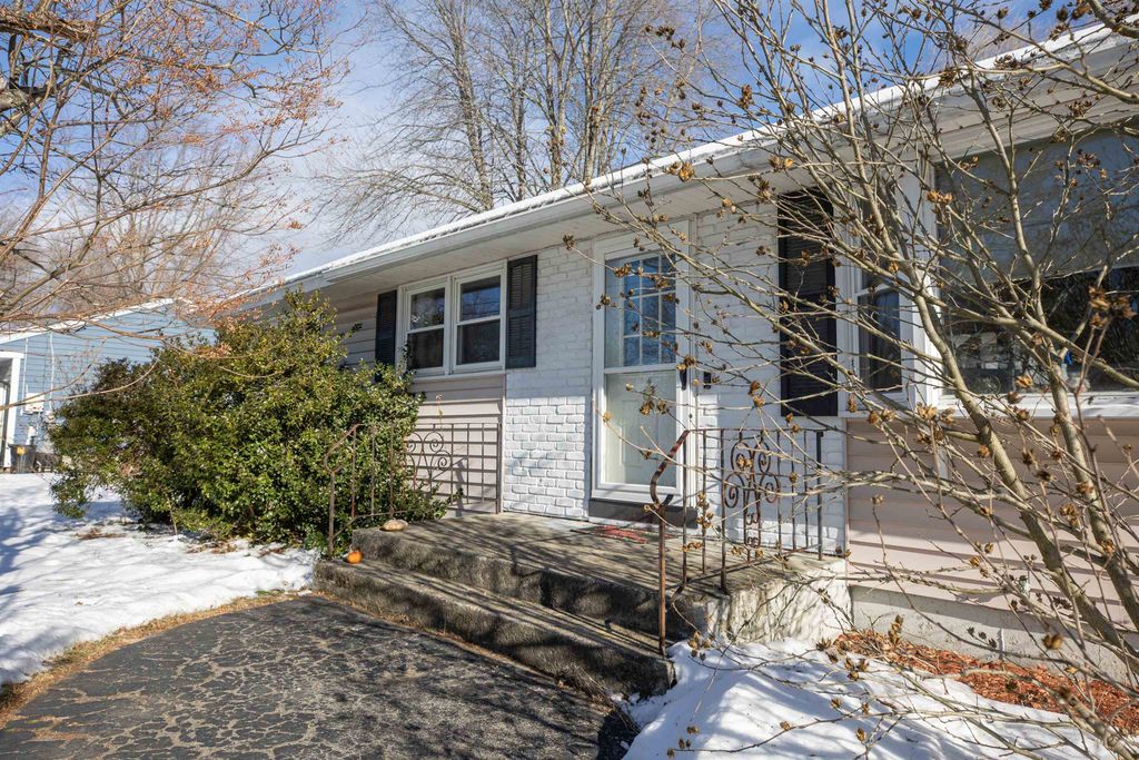 75 Huntington Avenue, Manchester, NH 03109