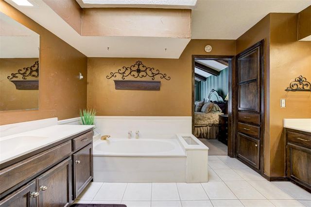 13501 Fox Hollow Ridge, Oklahoma City, OK 73131