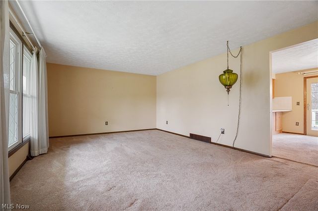 11105 Titus Avenue NW, Uniontown, OH 44685