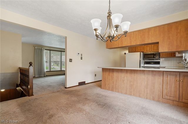 11105 Titus Avenue NW, Uniontown, OH 44685