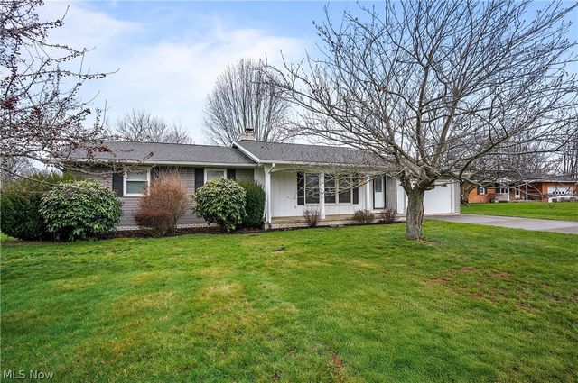 11105 Titus Avenue NW, Uniontown, OH 44685