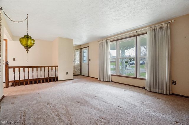 11105 Titus Avenue NW, Uniontown, OH 44685