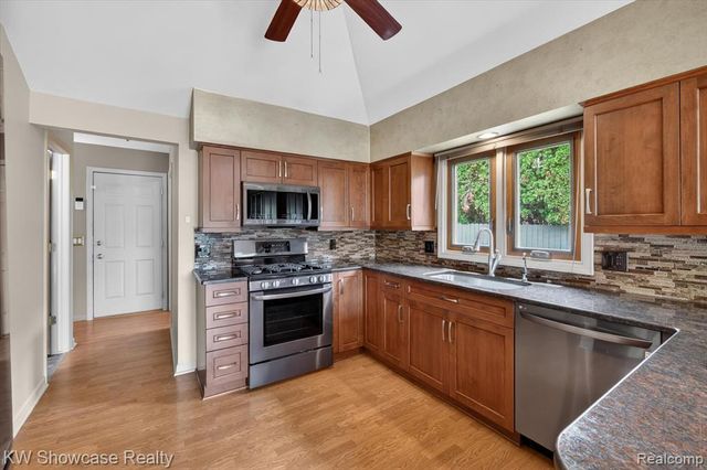 39995 Brylor Court, Clinton Township, MI 48038