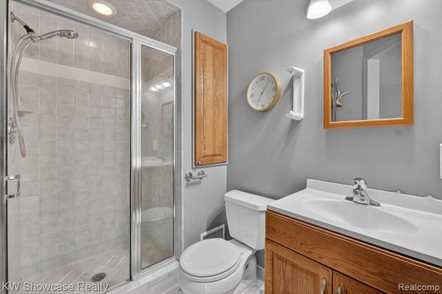 39995 Brylor Court, Clinton Township, MI 48038