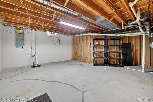 39995 Brylor Court, Clinton Township, MI 48038