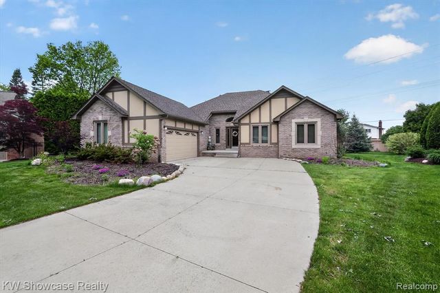 39995 Brylor Court, Clinton Township, MI 48038