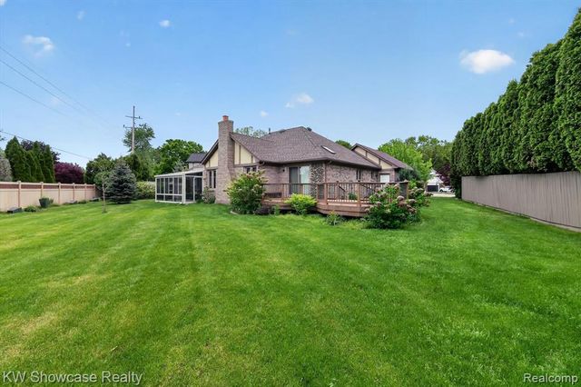 39995 Brylor Court, Clinton Township, MI 48038