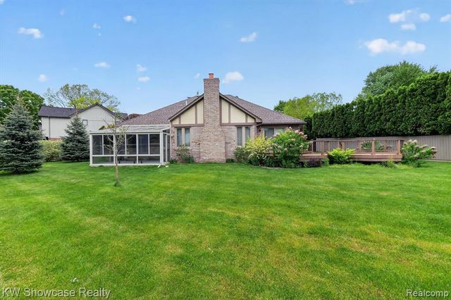 39995 Brylor Court, Clinton Township, MI 48038