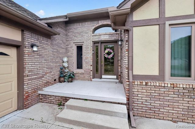 39995 Brylor Court, Clinton Township, MI 48038