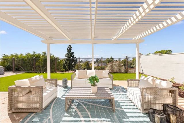 14284 Classique Way, San Diego, CA 92129