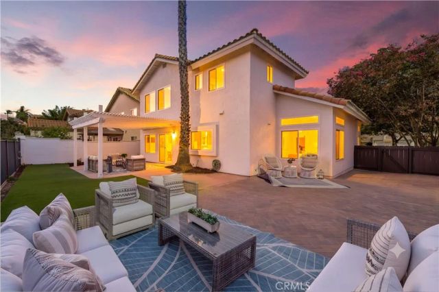 14284 Classique Way, San Diego, CA 92129