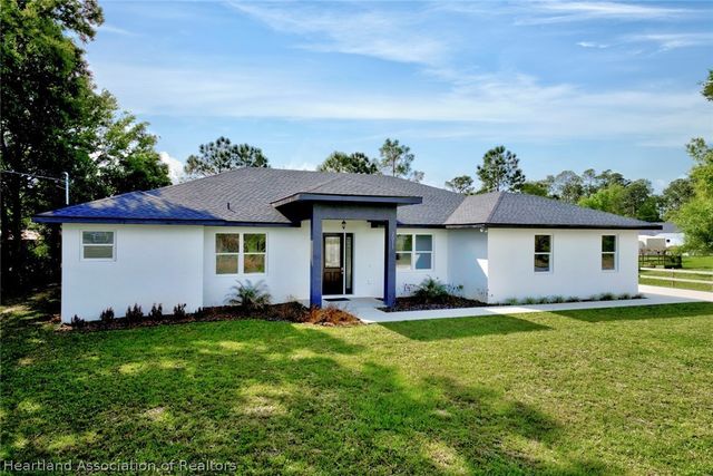 2011 W Falcon Road, Avon Park, FL 33825
