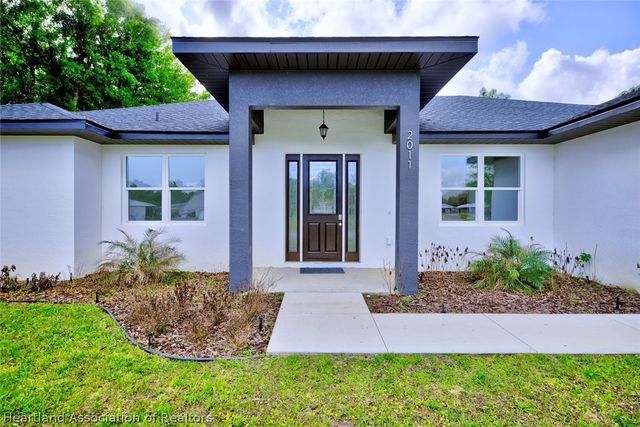 2011 W Falcon Road, Avon Park, FL 33825