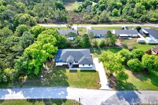 2011 W Falcon Road, Avon Park, FL 33825