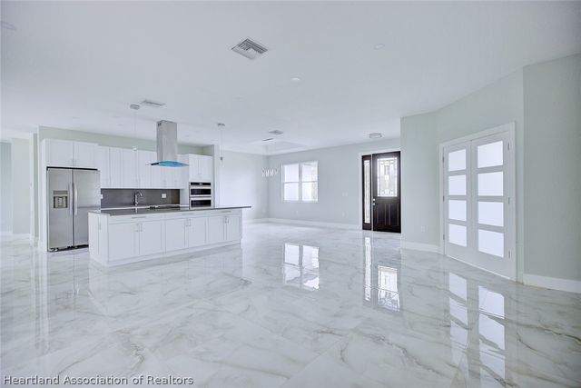 2011 W Falcon Road, Avon Park, FL 33825